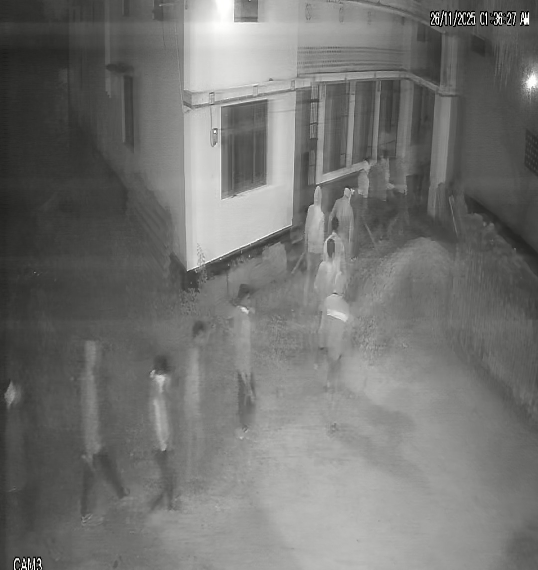 मऊ:चिरैयाकोट में दलित युवाओं का नग्न ताण्डव,धनुष यज्ञ कार्यक्रम के दौरान तोड़फोड़ और आयोजक के साथ बदसलूकी, पुलिस ने नहीं लिखा शिकायत