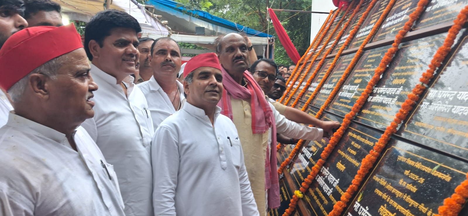 आज़मगढ़: सपा सांसद धर्मेंद्र यादव ने मुबारकपुर में विकास कार्यों का किया लोकार्पण, 2027 चुनाव का फूंका बिगुल